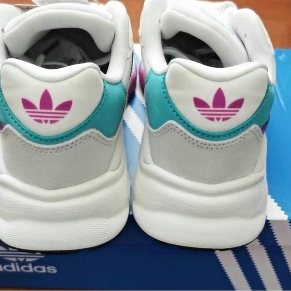 Adidas Retropy  F90 - Picture 5 of 6